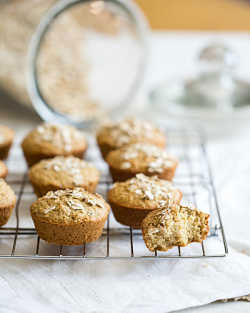 Cinnamon Maple Zucchini Oatmeal Muffins